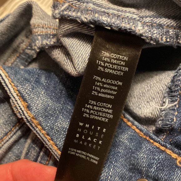 White House Black Market semi distressed, zipper, skinny jeans, size 6 - Picture 9 of 9